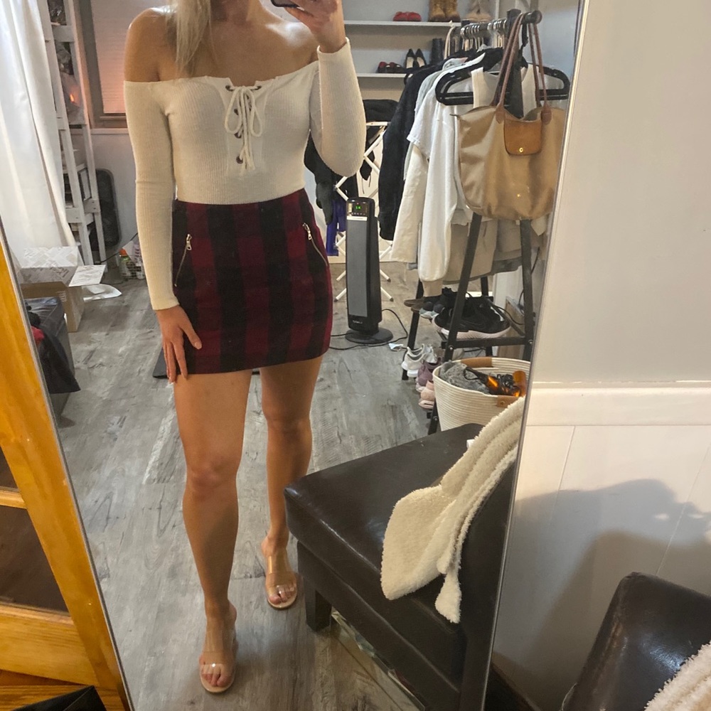 Fashion Nova off-shoulder bodysuit small